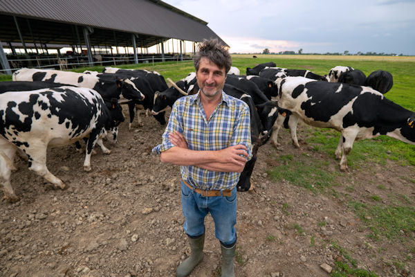 Boer Erik: “Anticonceptie voor koeien is dé oplossing voor het stikstofprobleem”