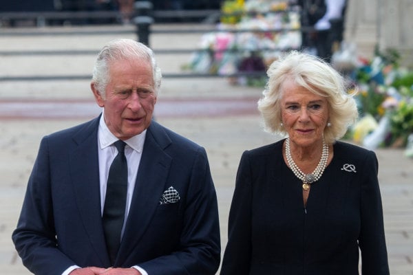 Britse kranten: “Camilla niet de eerste vrouw van koning Charles”