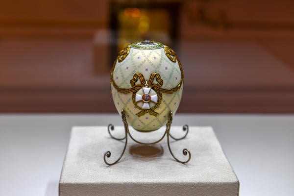 Ei van Columbus op afschuwelijke wijze gebroken, geklutst en in olie ...