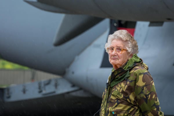 Ouderen bij Defensie: “De vijand verwacht geen oma van 88”