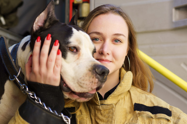 Eva (22) is veganist, haar hond niet: “Ik vind dat heel lastig te begrijpen”