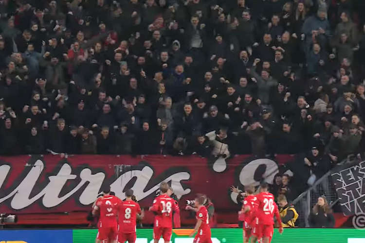 Supporters FC Twente laten van zich horen na goals tegen Excelsior: “Eeeeeeee!”