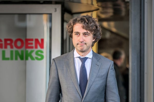 Klaver wil GroenLinks-partijprogramma van de website ‘voordat iedereen ziet wat erin staat’