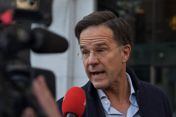 Rutte overweegt terugkeer in de politiek: “Kiezer is zonder mij totaal de weg kwijt”