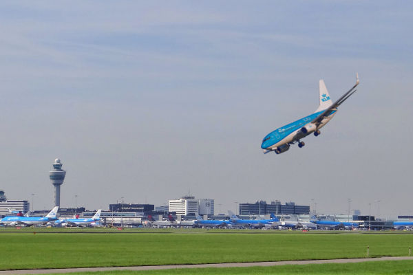 Duikvluchten wellicht oplossing voor fijnstof en geluidsoverlast rond Schiphol