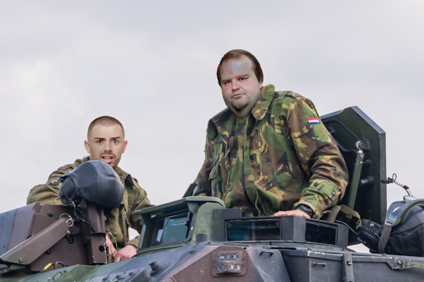 Erik (22) en Robbie (31) van de Koninklijke Landmacht gaan Oekraïense militairen opleiden