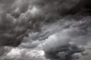 storm-wolken-noodweer